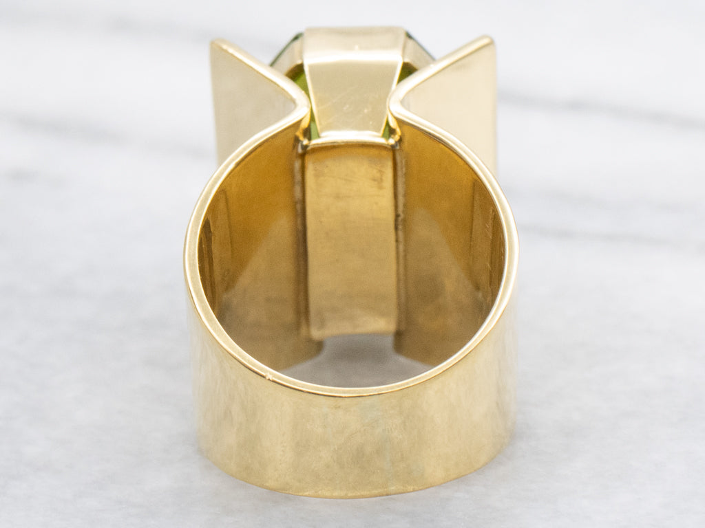 Contemporary Peridot Cocktail Ring in 18K Yellow Gold
