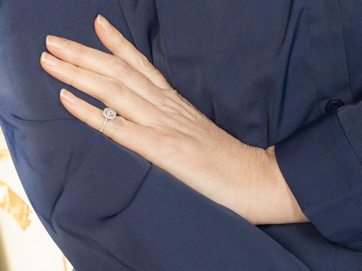 18K White Gold Diamond Halo Engagement Ring