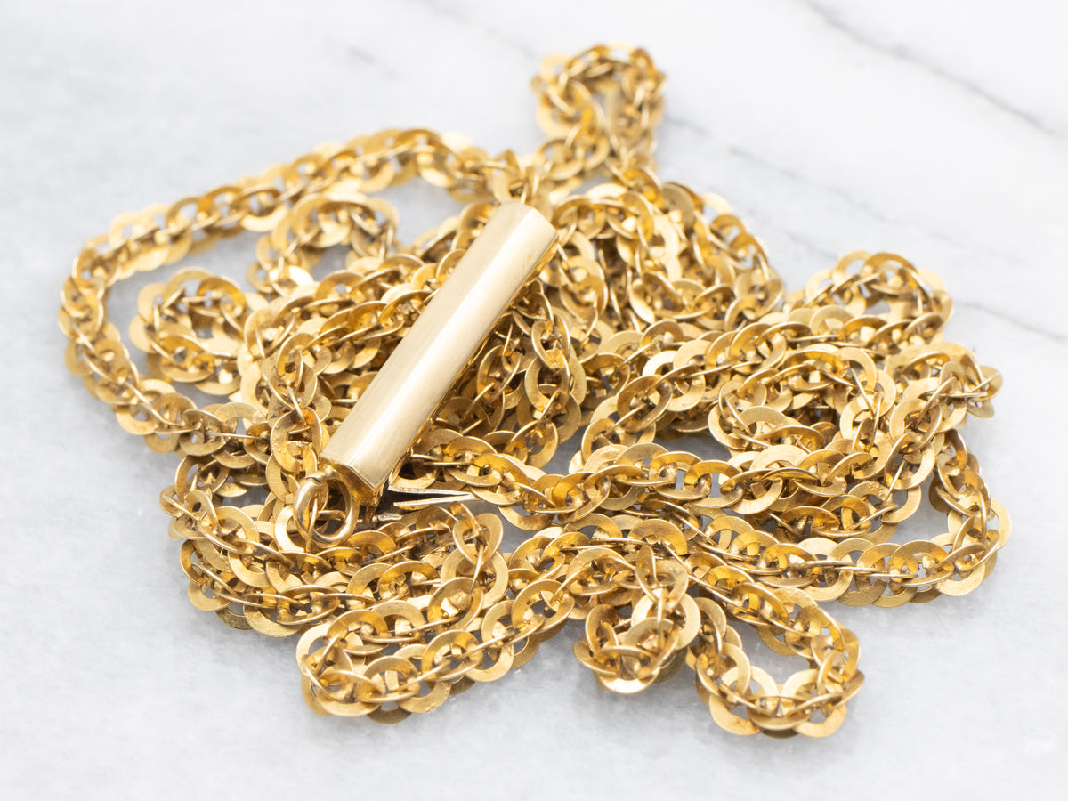 Collar de cadena tipo cable con eslabones planos especiales en oro amarillo de 18 quilates