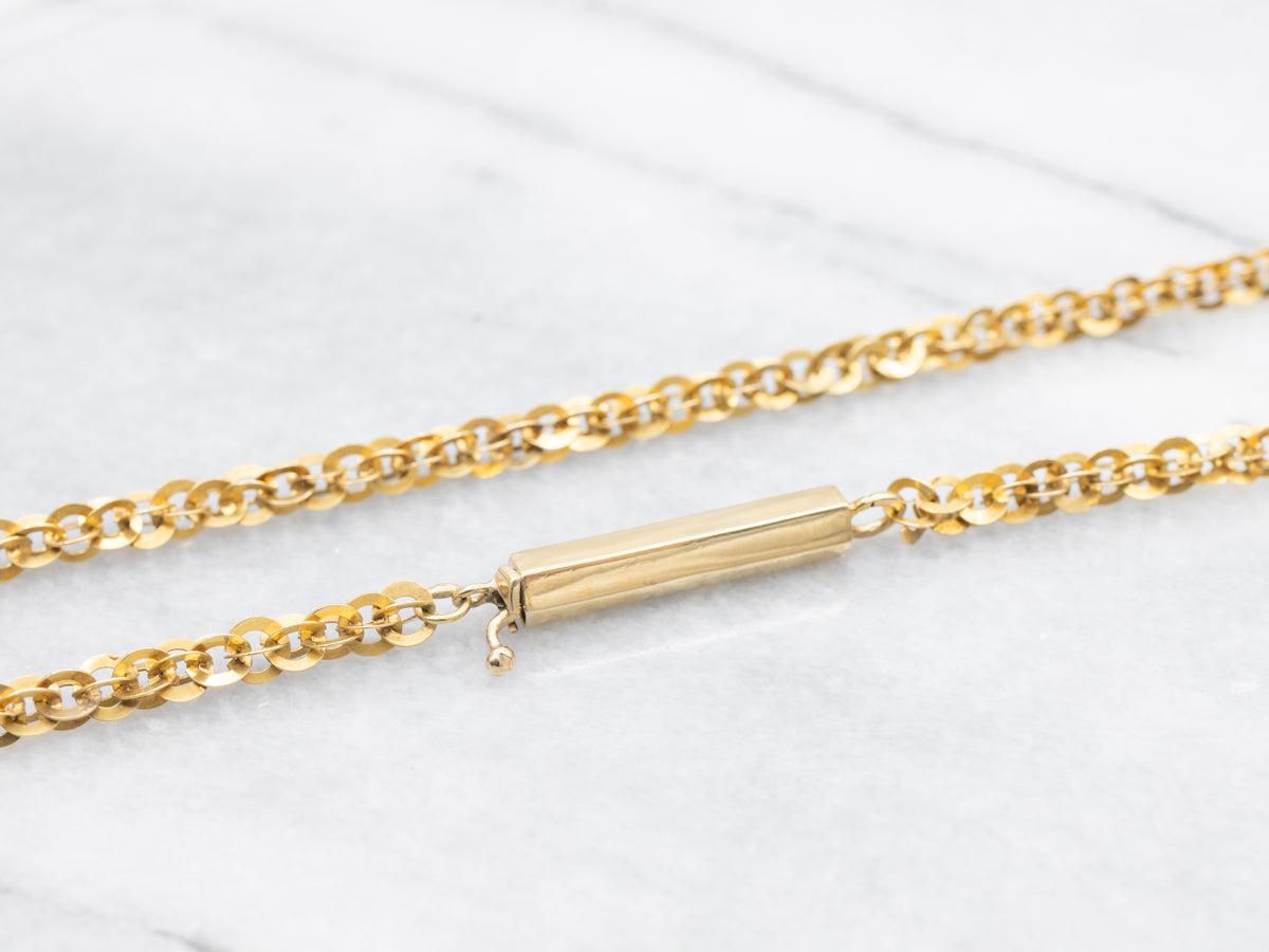 Collar de cadena tipo cable con eslabones planos especiales en oro amarillo de 18 quilates