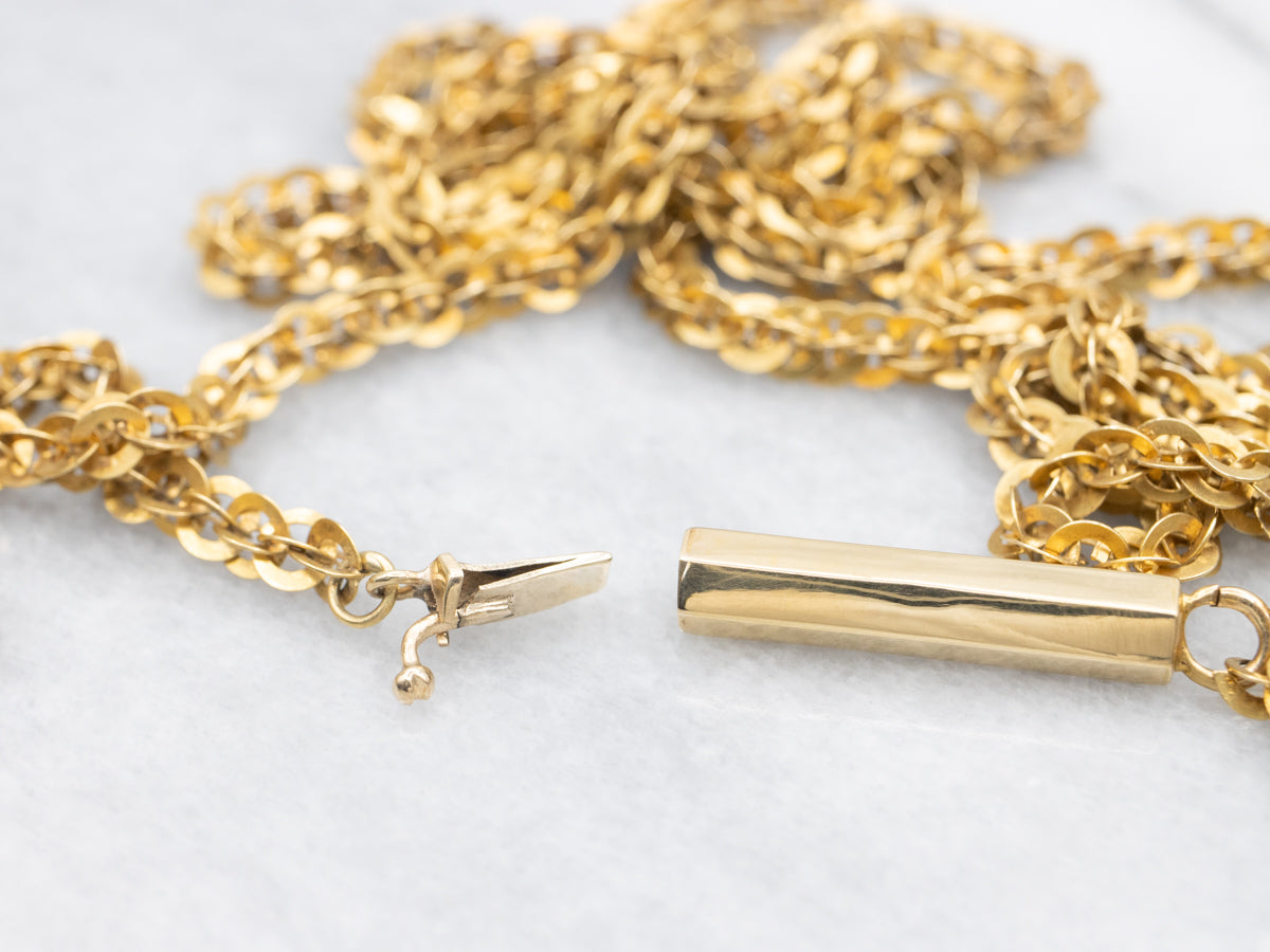 Collar de cadena tipo cable con eslabones planos especiales en oro amarillo de 18 quilates