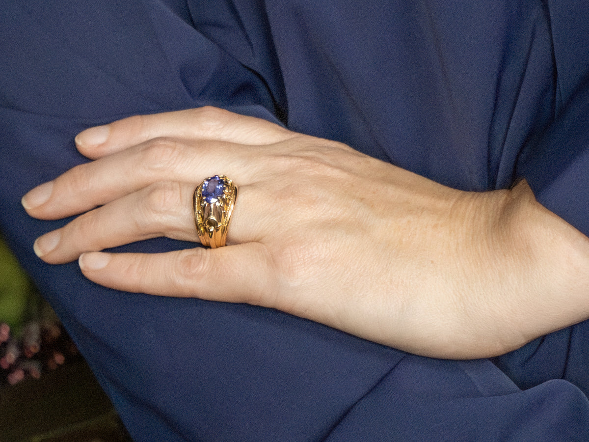 Vintage East to West Oval Cut Tanzanite Ring with rope twist frame