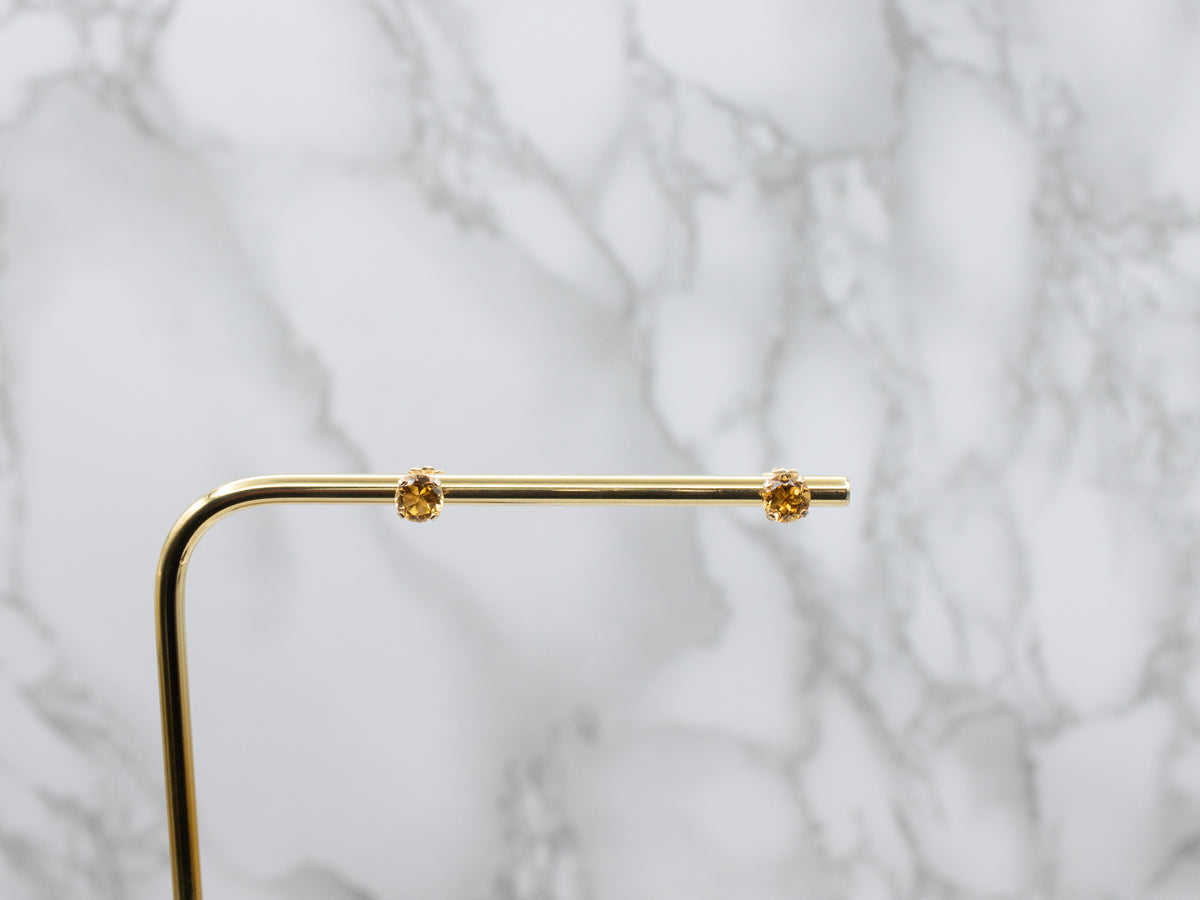 Aretes de citrino soleado de 6 mm de talla redonda de 1,48 quilates de oro amarillo de 14 quilates