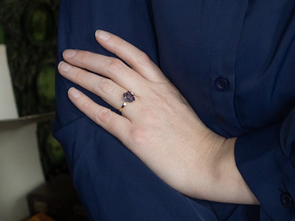 Carved Tulip-Shaped Synthetic Alexandrite and Diamond Vintage Gold Ring