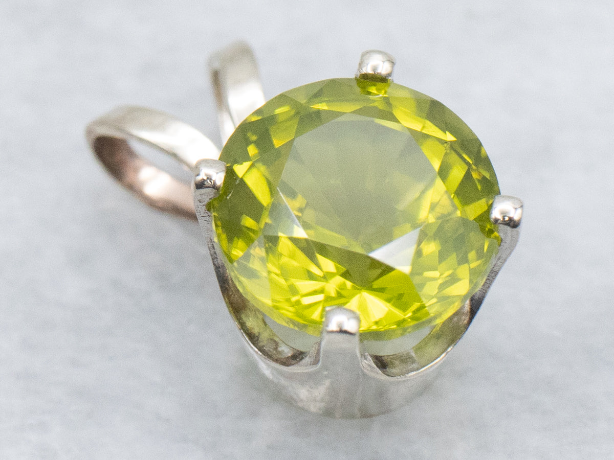 Round-Cut Peridot White Gold Pendant