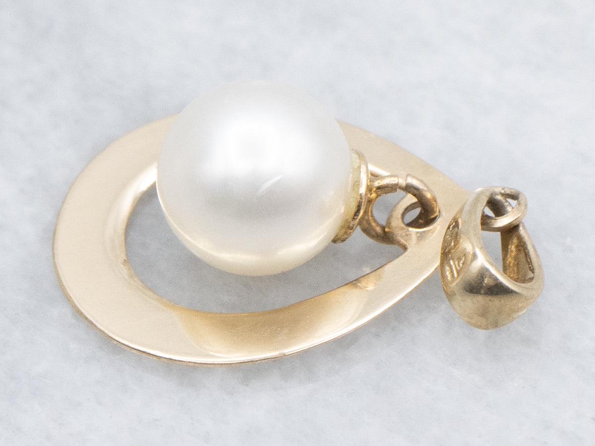 Swinging Pearl Yellow Gold Teardrop Pendant