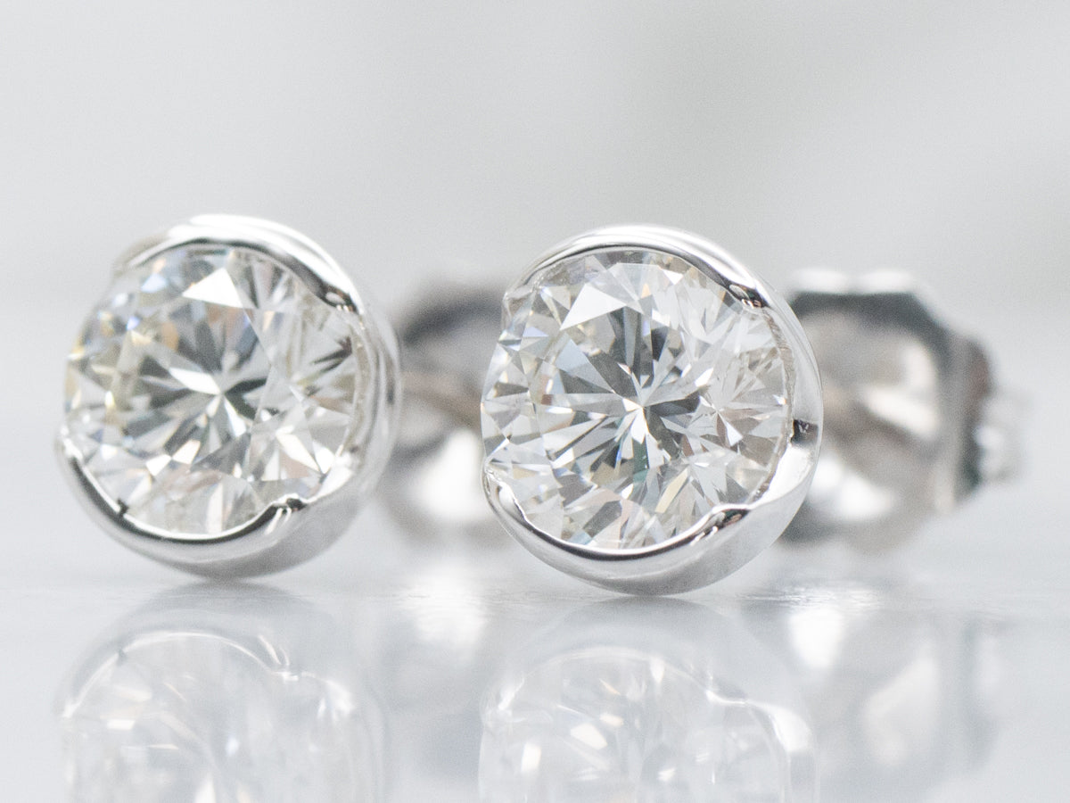 Round Brilliant Diamond Semi-Bezel Set Platinum Stud Earrings