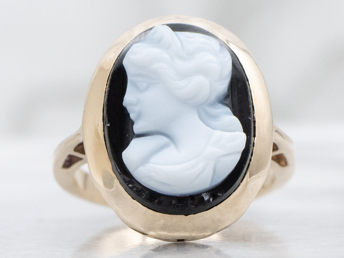 Vintage Black and White Onyx Cameo Ring