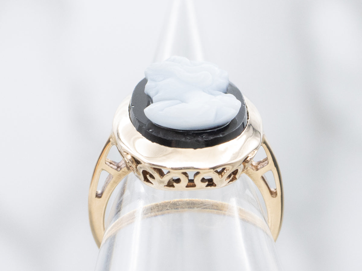 Vintage Black and White Onyx Cameo Ring