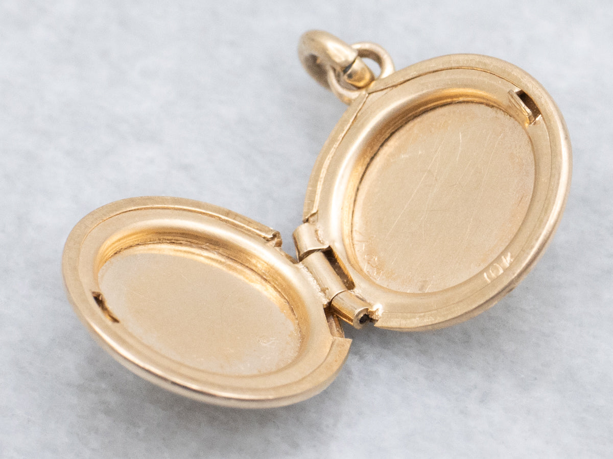 Engraved Gold Round Floral Locket Pendant