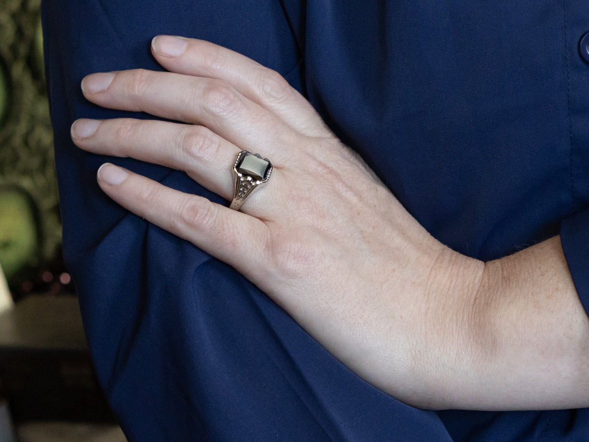 Men's Engrave White Gold Antique Hematite Solitaire Ring