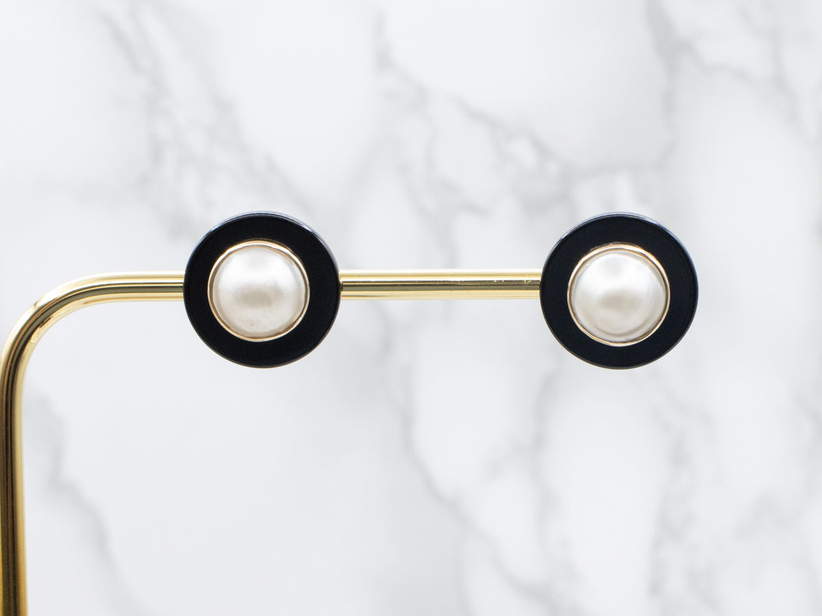 Vintage Mabe Pearl and Onyx Disc Gold Stud Earrings