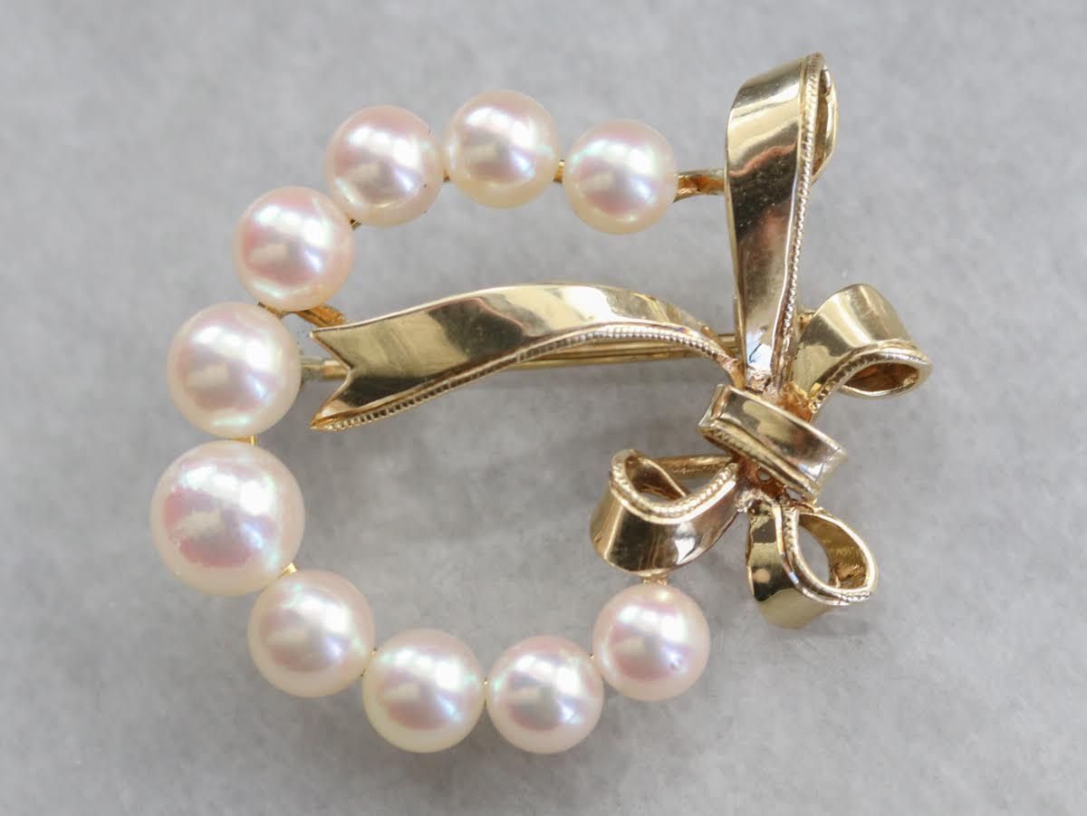 Retro Era Pearl Circle Pin
