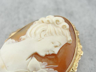 Exquisite Cameo with Flower Shoulder Brooch or Pendant