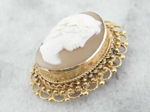 Vintage Natural Shell Cameo Gold Filigree Brooch