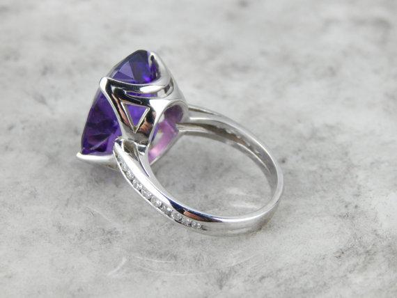 Fine Zambian Amethyst White Gold Cocktail Ring