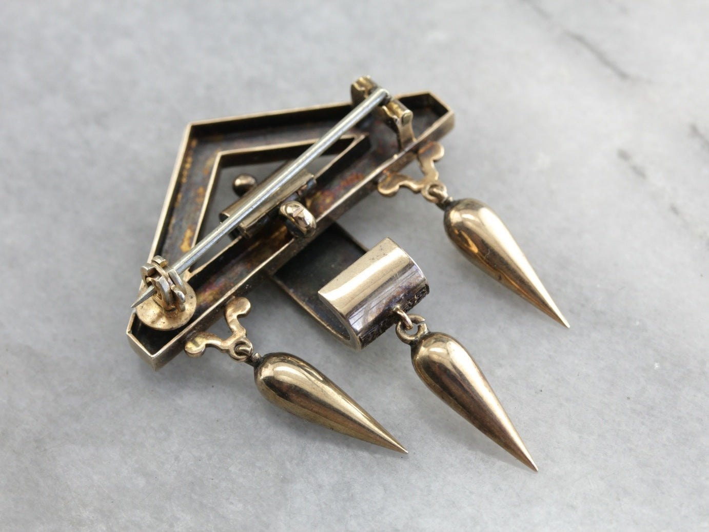 Broche de borla de oro rosa de esmalte negro victoriano