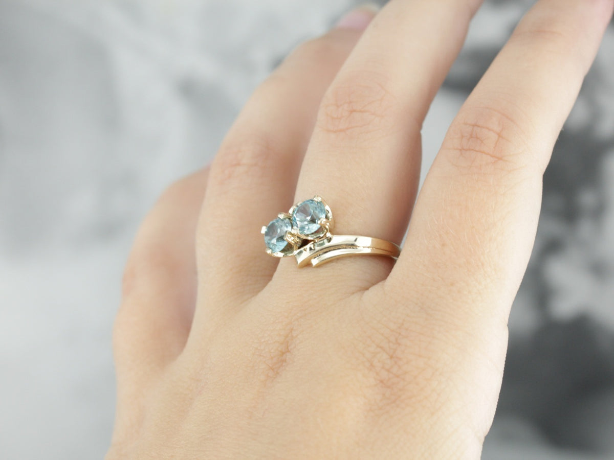 Blue Zircon Bypass Toi et Moi Ring