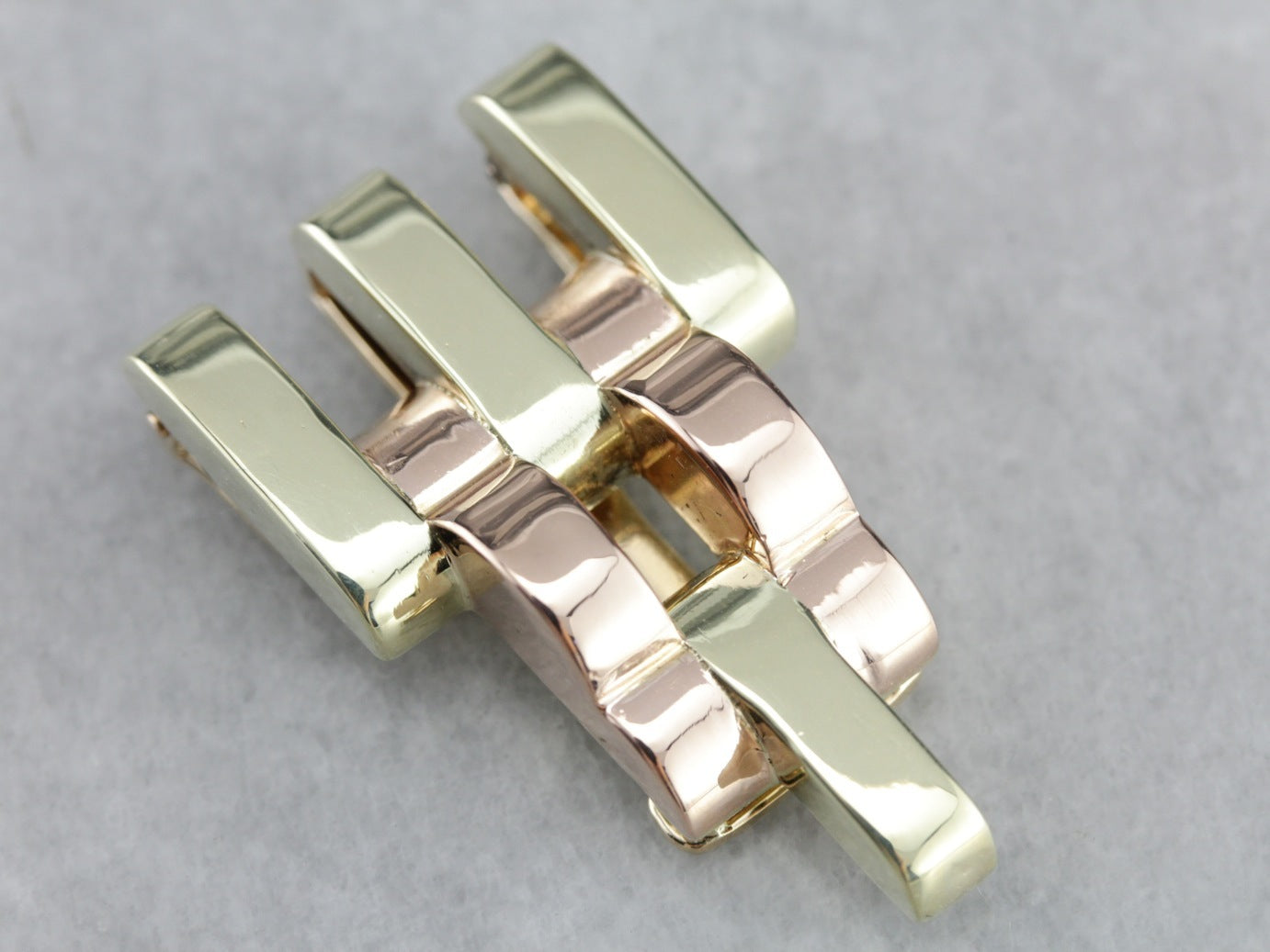 Retro Era Two Tone Sweater Clip