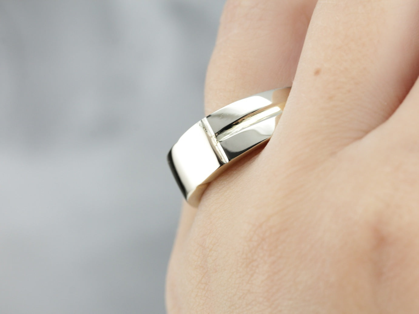 Men's Sleek Tri-Color Gold Signet Band