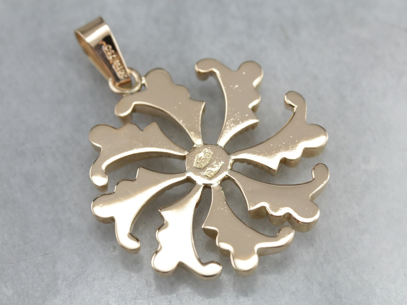 Vintage Yellow Gold Spiral Pendant