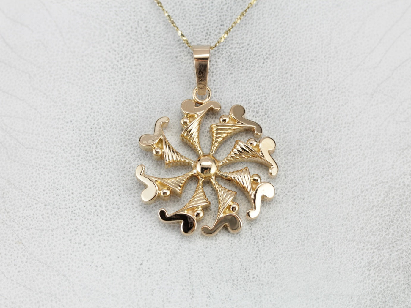 Vintage Yellow Gold Spiral Pendant