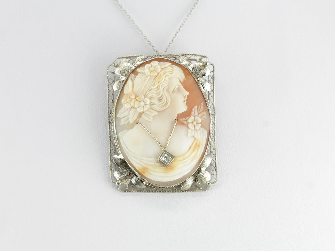 Vintage Floral Filigree Cameo Brooch Pendant