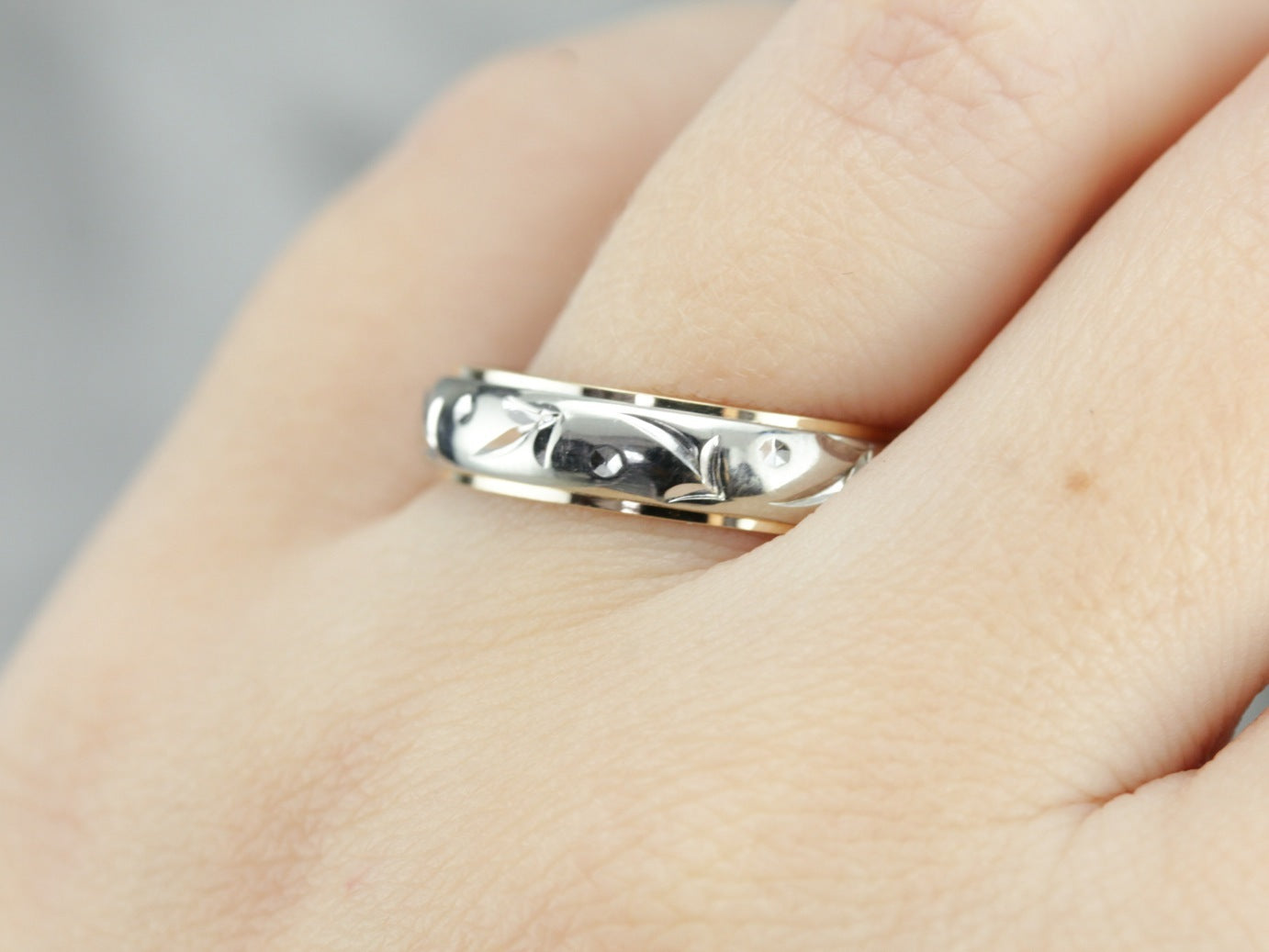 Yellow and White Gold Pattern Band