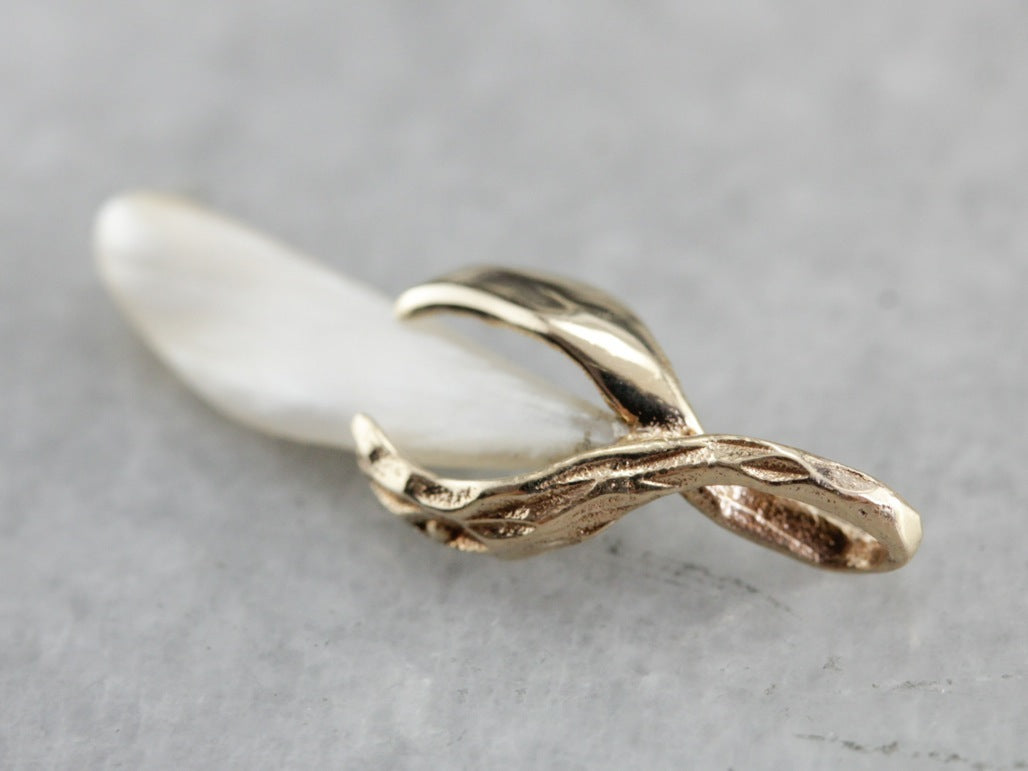 Natural Pearl Pendant in Yellow Gold