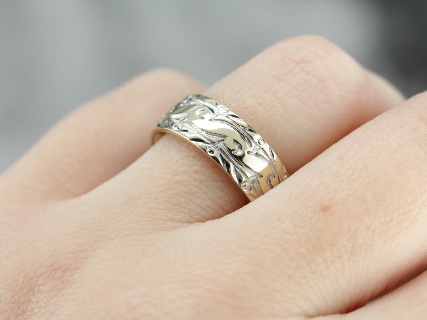 Vintage Gold Pattern Band