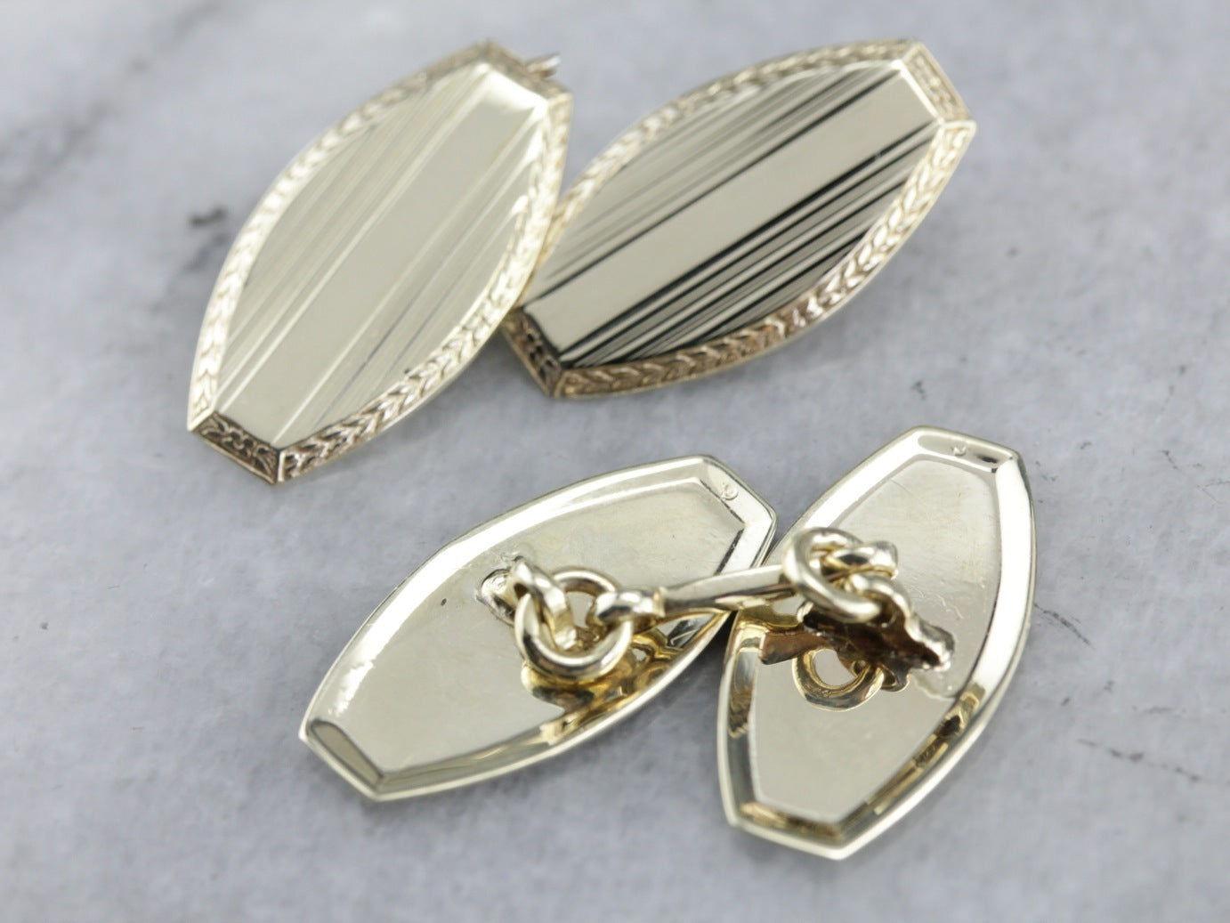 Gemelos de oro grabados Art Nouveau