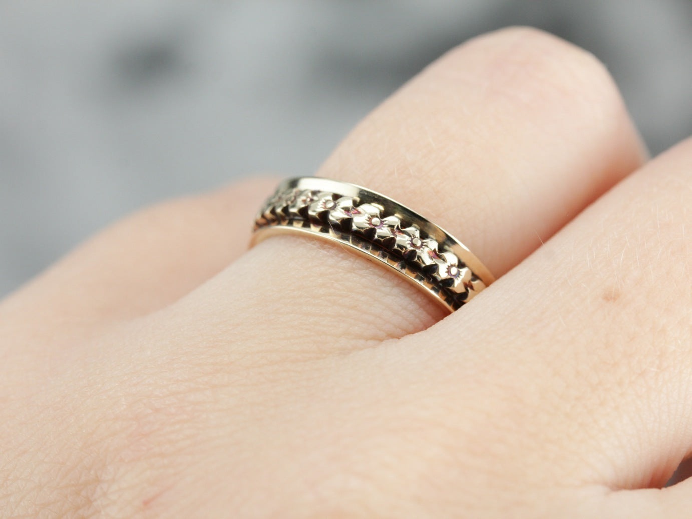 Antique Floral Pattern Band