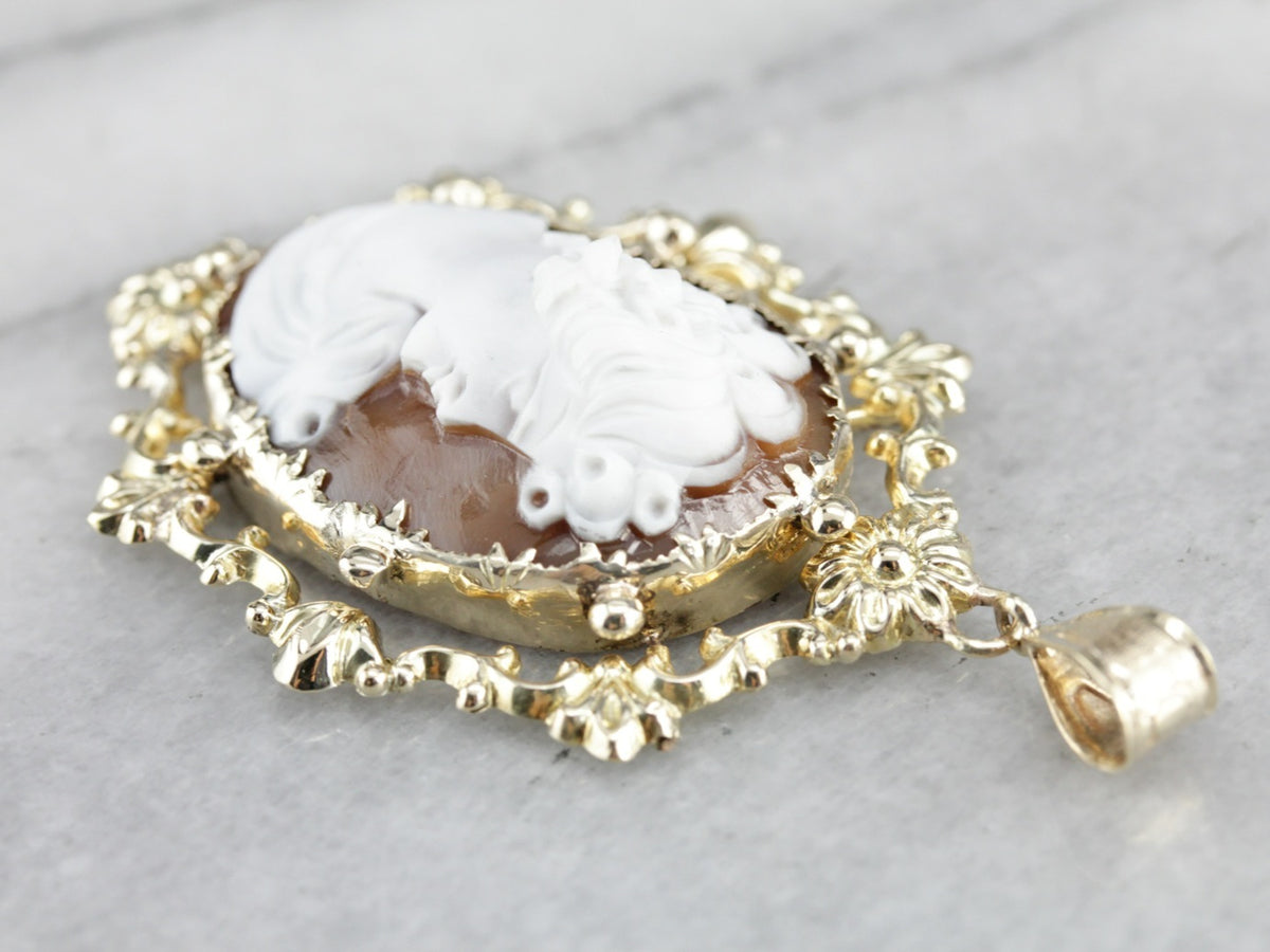 Vintage Cameo Pendant in Yellow Gold