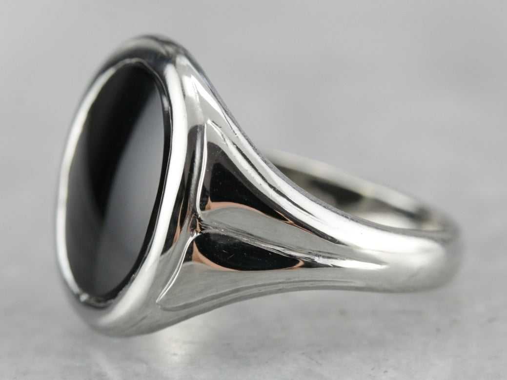Anillo llamativo de ónix negro