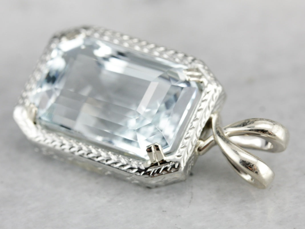 White Gold Aquamarine Pendant