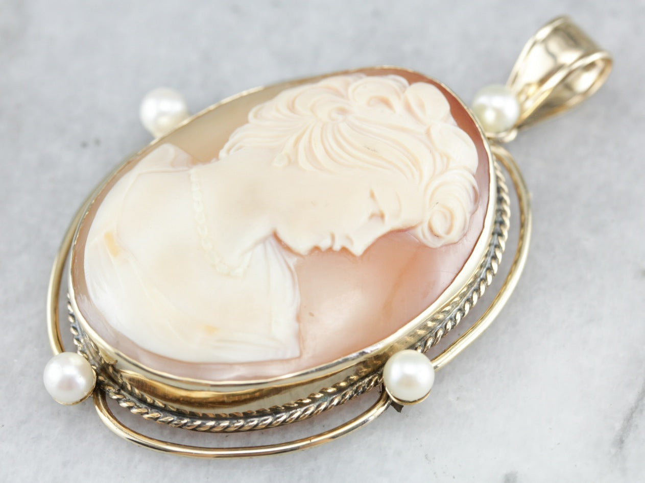 Vintage Gold Cameo Pendant