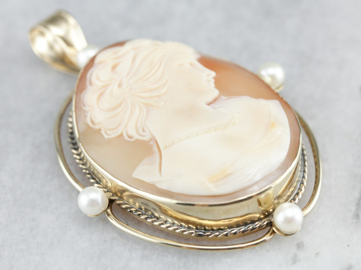 Vintage Gold Cameo Pendant