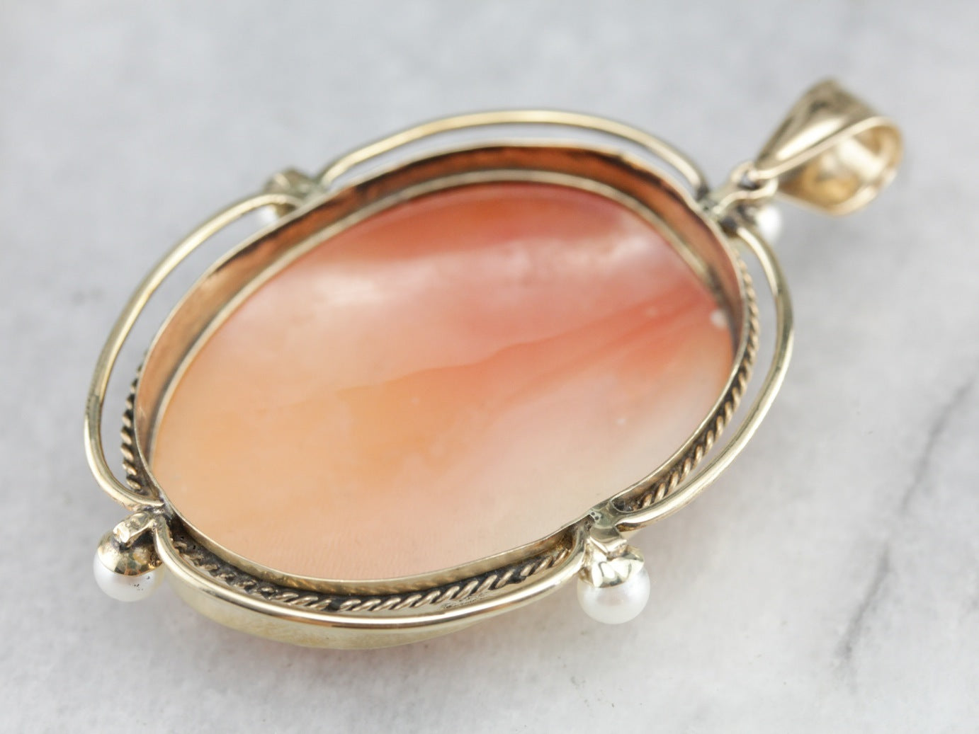 Vintage Gold Cameo Pendant