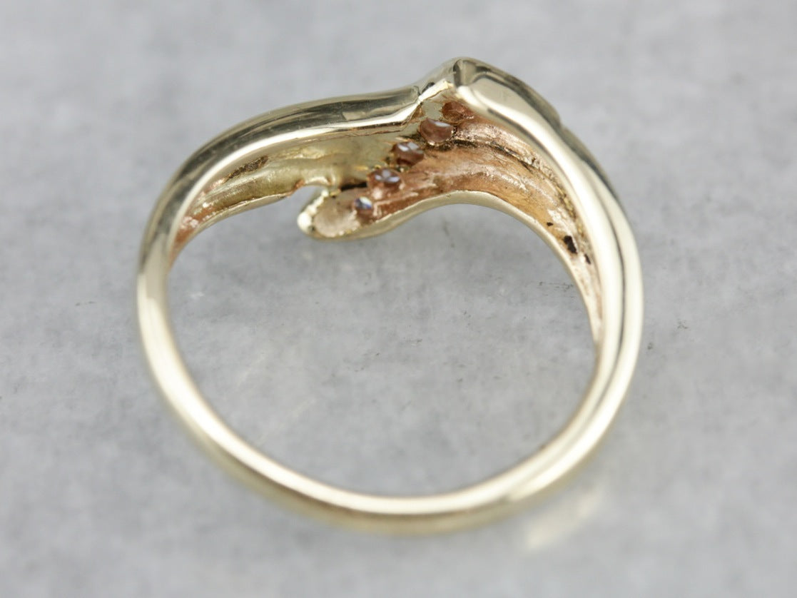 Anillo de diamantes modernista