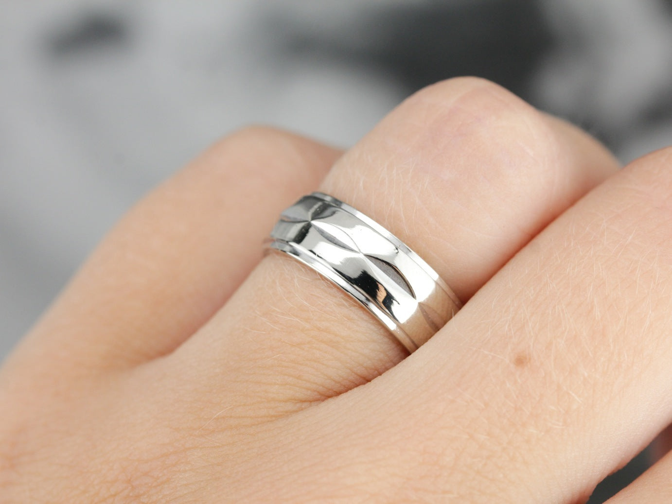 White Gold Patterned Wedding Band