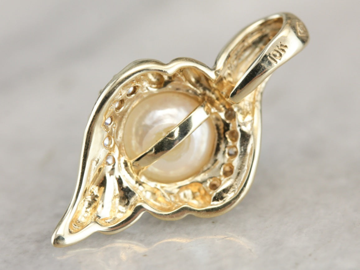 Modern Pearl and Diamond Pendant