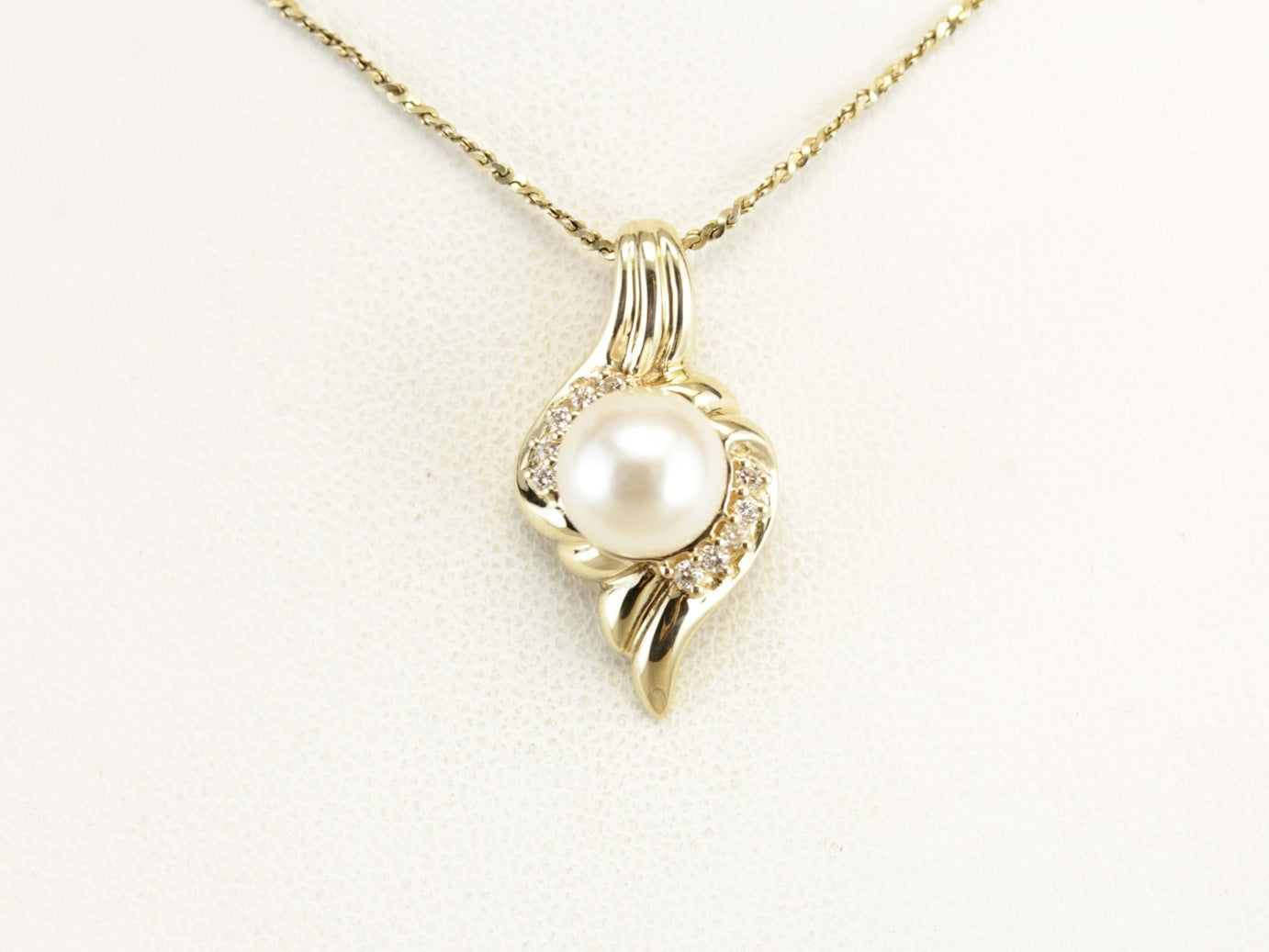 Modern Pearl and Diamond Pendant