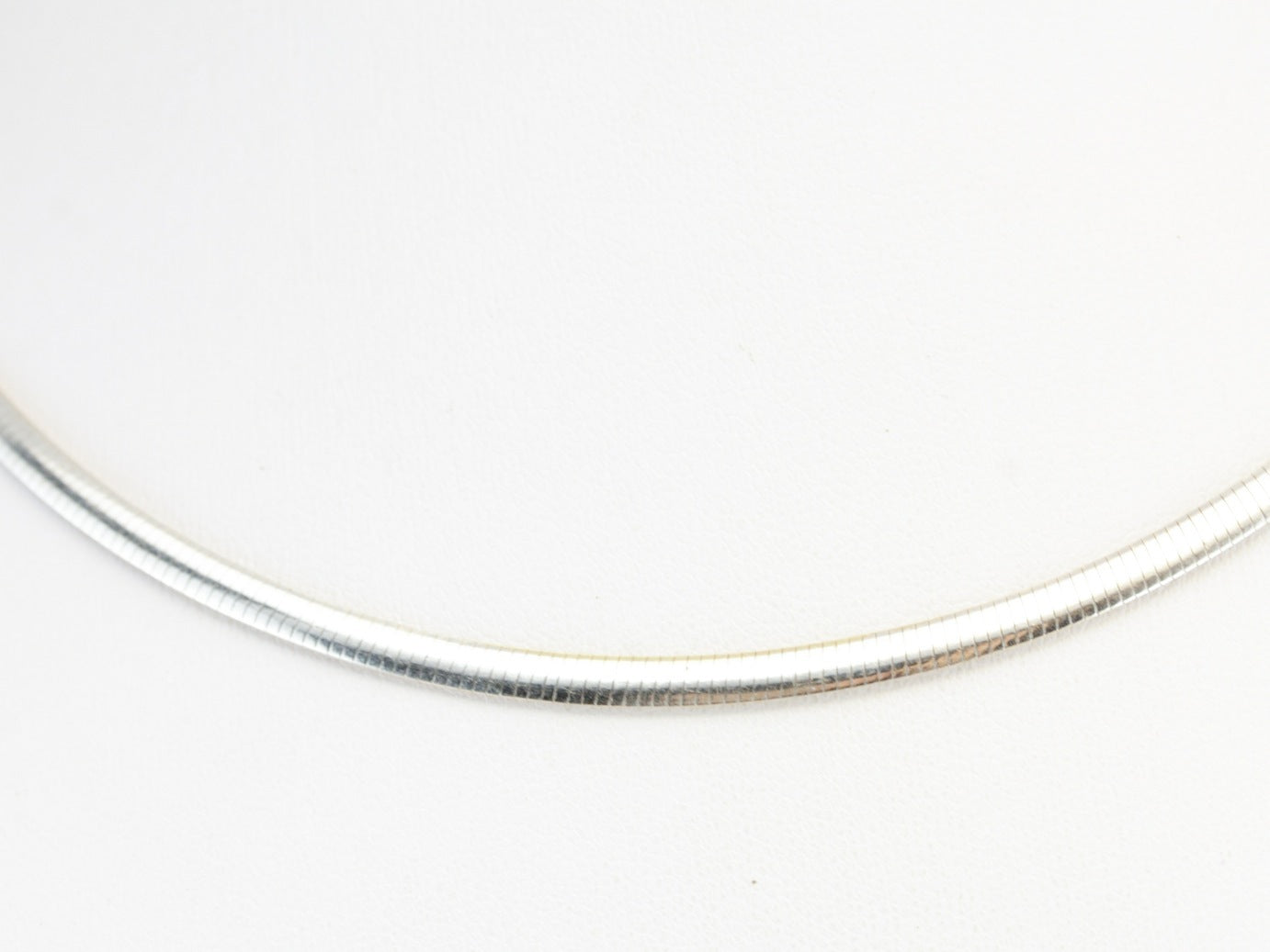 Reversible Omega Chain