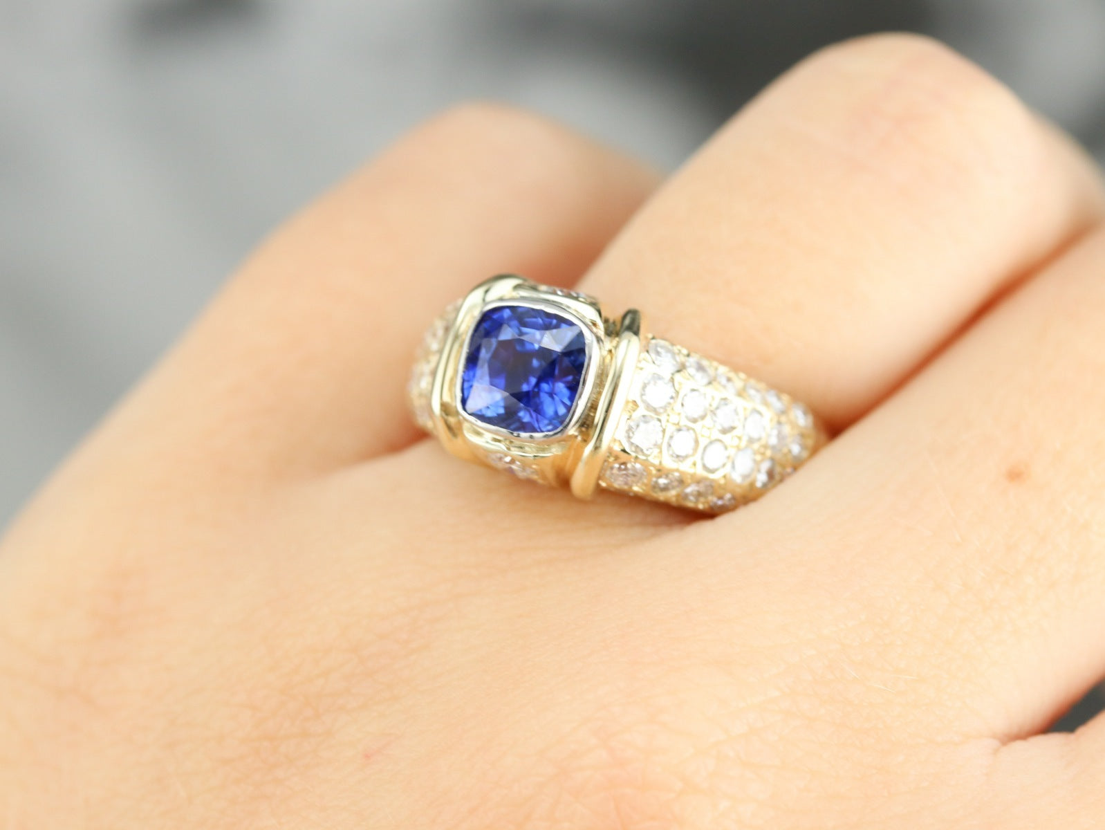 Ceylon Sapphire and Diamond Ring