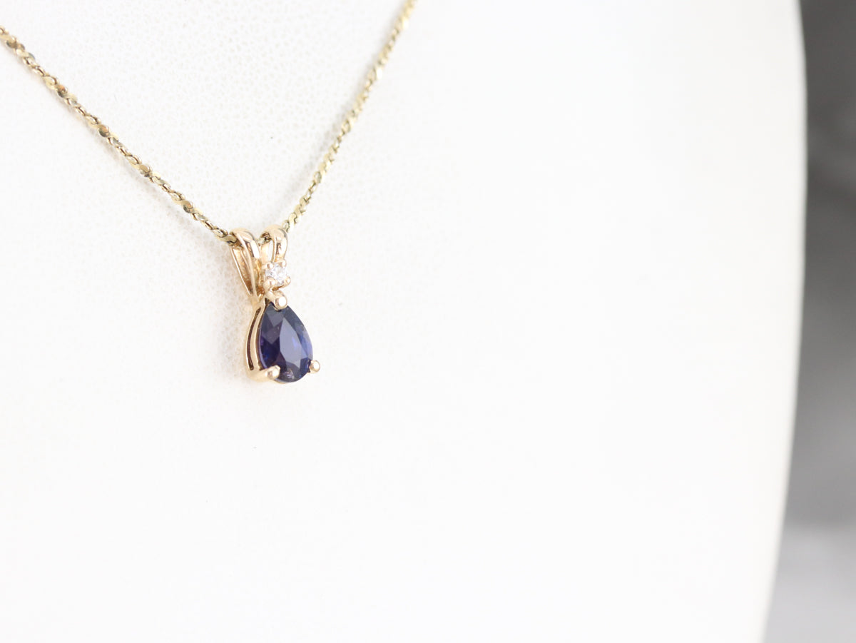 Colgante de diamantes y zafiros talla pera