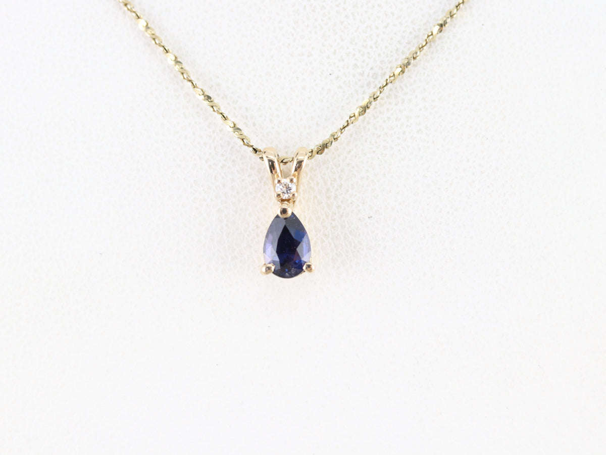 Colgante de diamantes y zafiros talla pera