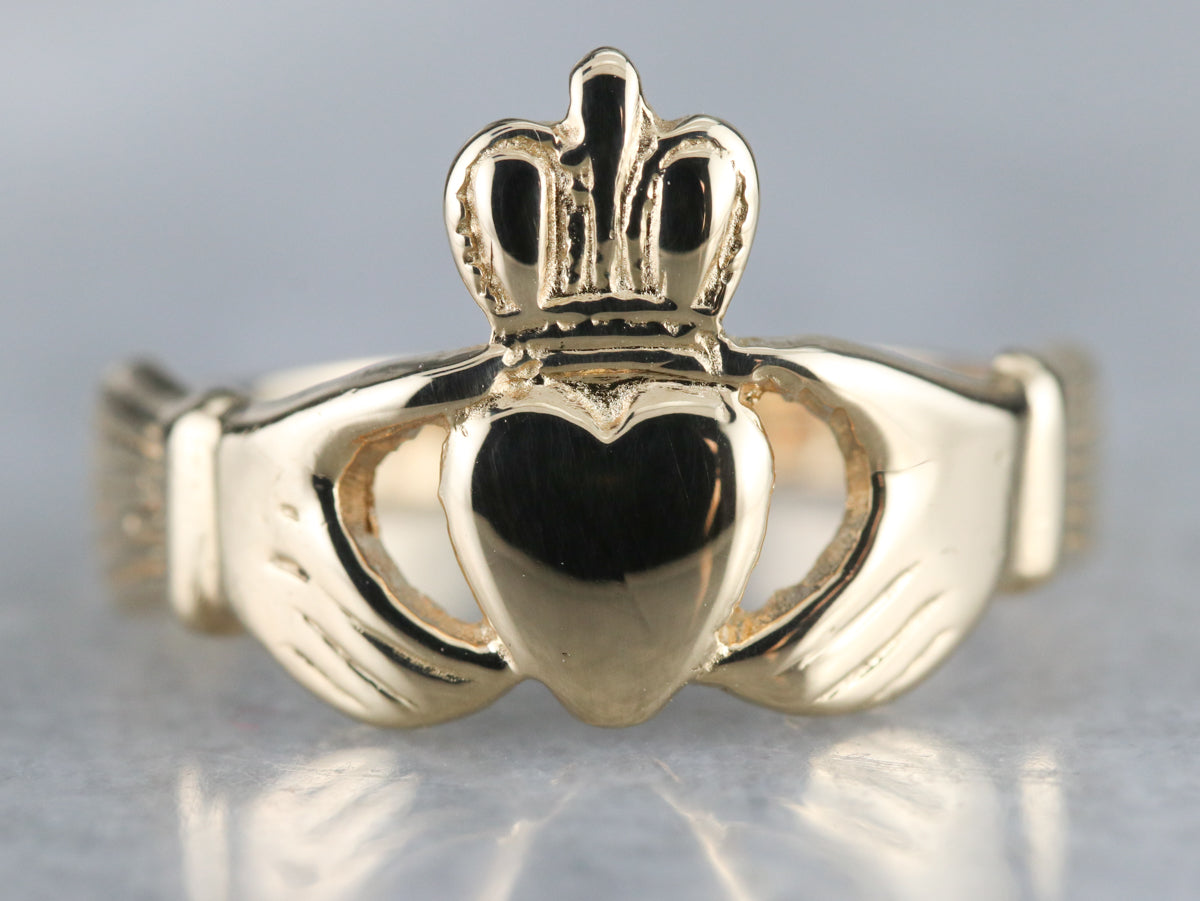 Vintage Gold Claddagh Band