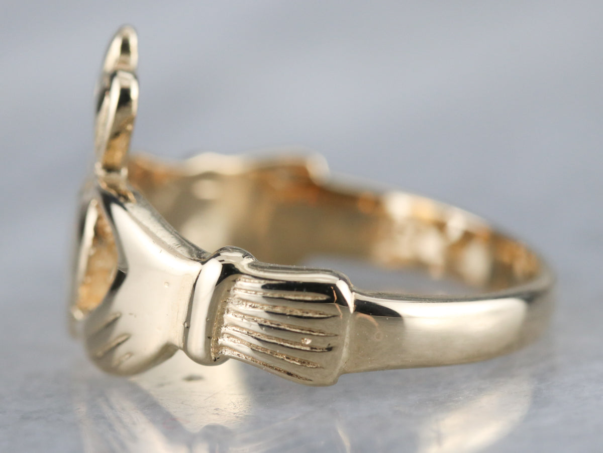 Vintage Gold Claddagh Band