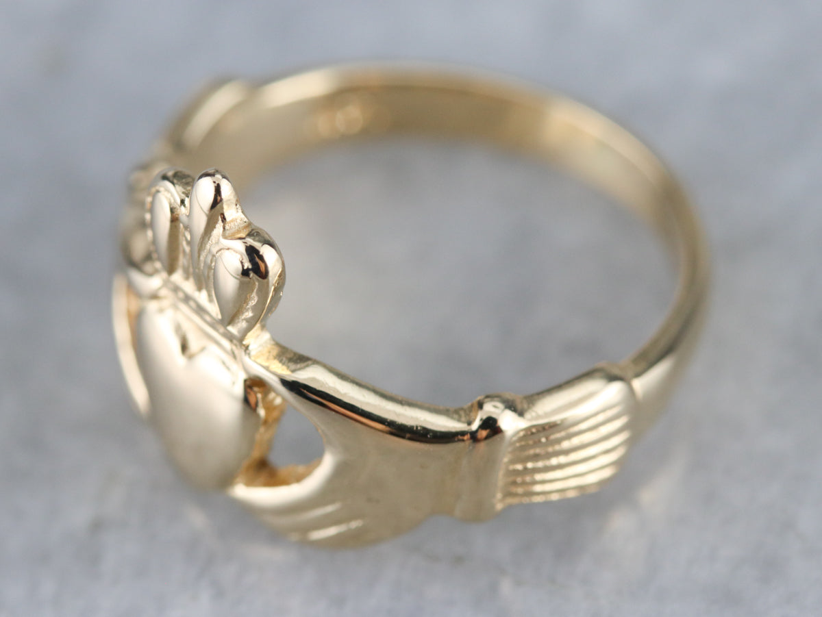 Vintage Gold Claddagh Band