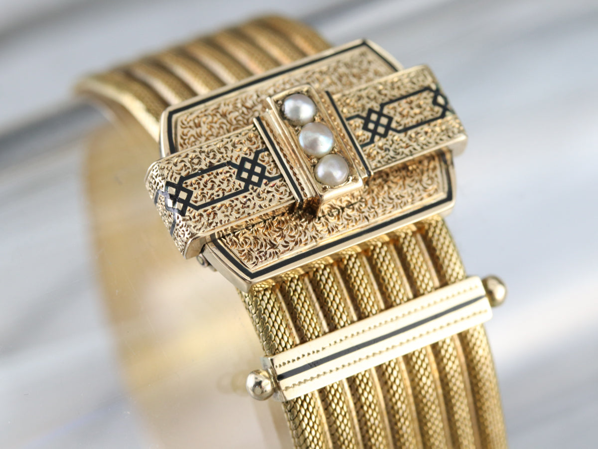 Pulsera victoriana con borlas de perlas de semilla